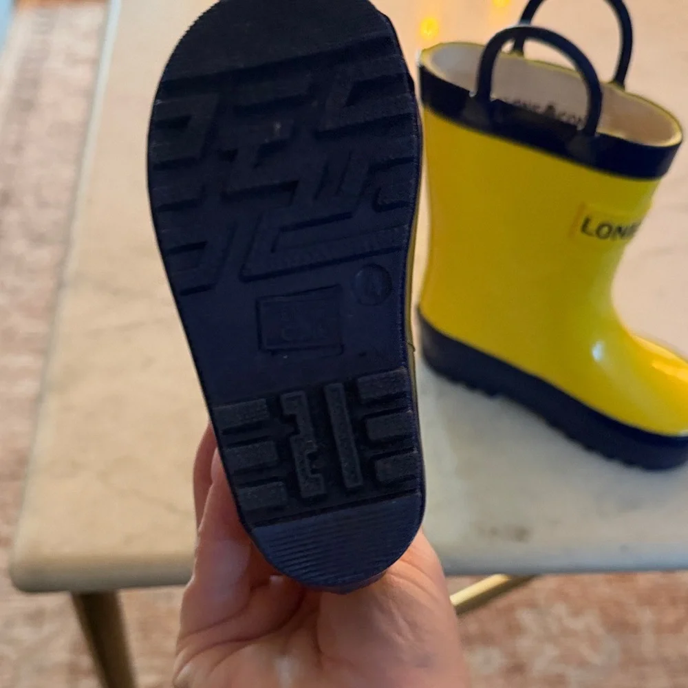LONE CONE Yellow and Black Rain Boots‎ 4